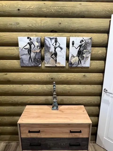 Гостиная домика из сруба