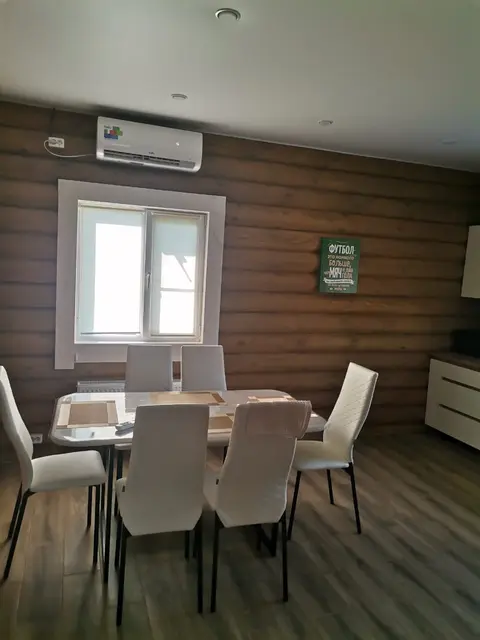 Гостиная домика из сруба