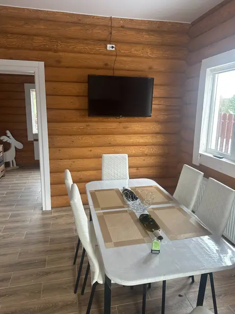 Гостиная домика из сруба